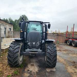 Трактор Valtra 194, 2022 г., 6900 м/ч, как новый