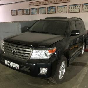 А/М TOYOTA LAND CRUISER 200 Т097ТТ24 (E751OK124)