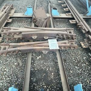 Реализация МТР -   КРЕСТОВИНА ПЕРЕВОДА СТРЕЛОЧНОГО Р33 1/5 (260919) в кол-ве 3шт