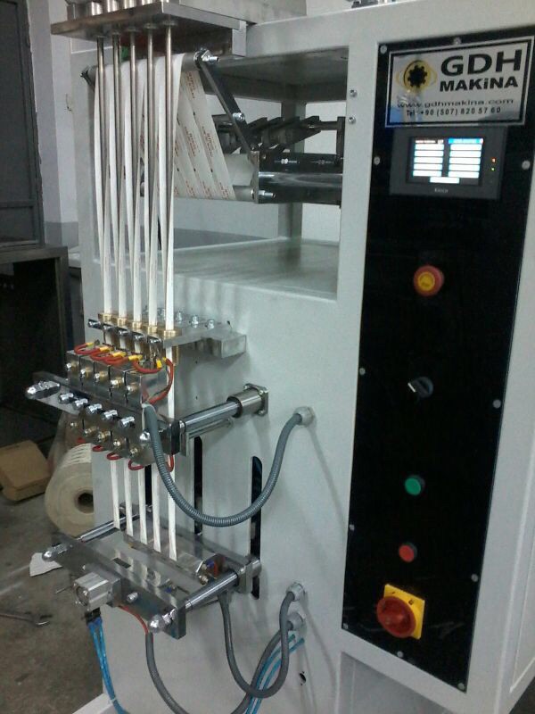 Производство стиков. Упаковочный автомат вертикальный HPR cm5000. GDH Makina (оборудование для производства влажных салфеток). Аппарат для фасовки сахара. Фасовочный станок для сахарных стиков.