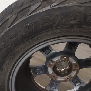 ПИ410556 Автомобильные шины PIRELLI 275/65R17 Scorpion на дисках б/у