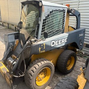 ПИ505399 Продажа Фронтальный погрузчик John Deere 318D порт. № 11; Фронтальный погрузчик John Deere 318D порт. № 12