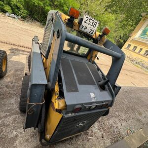 ПИ505399 Продажа Фронтальный погрузчик John Deere 318D порт. № 11; Фронтальный погрузчик John Deere 318D порт. № 12