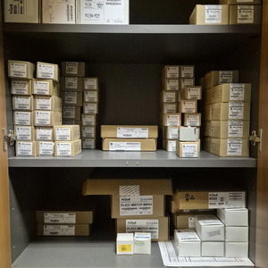 Продажа оборудования Allen Bradley  (контроллеры, модули в/в)  г. Москва,  с хранения (ПИ508282)