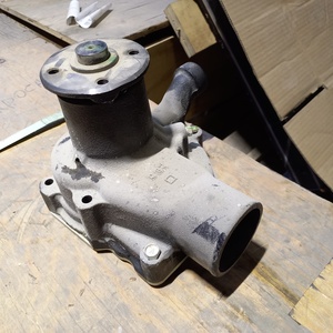 Насос водяной Mitsubishi ME995307