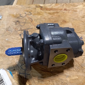 Насос шестеренный SANDVIK 885552450 к комбайнам SANDVIK запасная часть.