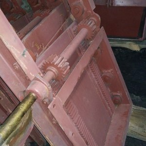 Затворы бункерные