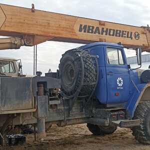 Автокран КС-45717