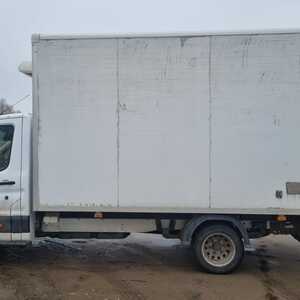 193-832 • Продажа FORD изотермический фургон с ХОУ/требуется ремонт ДВС