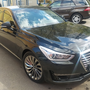 Автомобиль Genesis G90