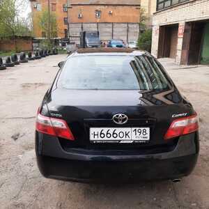 Автомобиль Toyota Camry