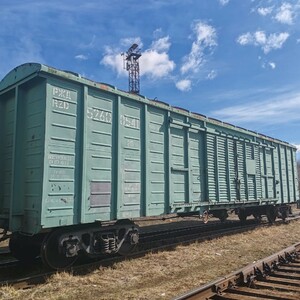 Крытый вагон с истекшим сроком службы