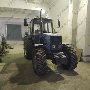 трактор МТЗ-1221