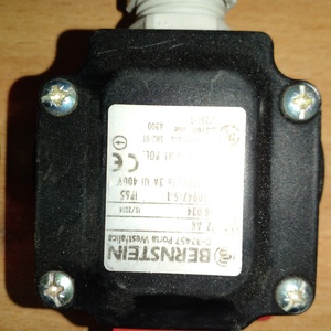 Выключатель концевой bernstain D 32457